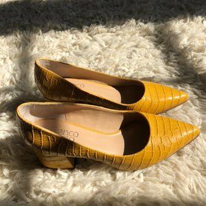 Printed yellow heels